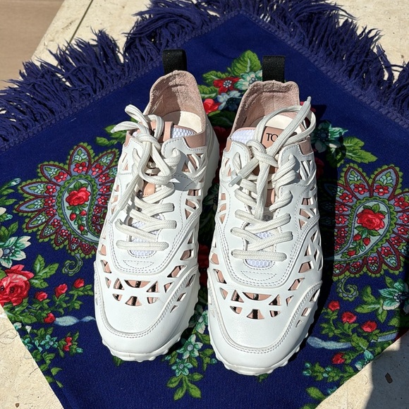 TOD’S White Leather Laser Cut Women’s Sneakers Size 5 - Picture 2 of 8